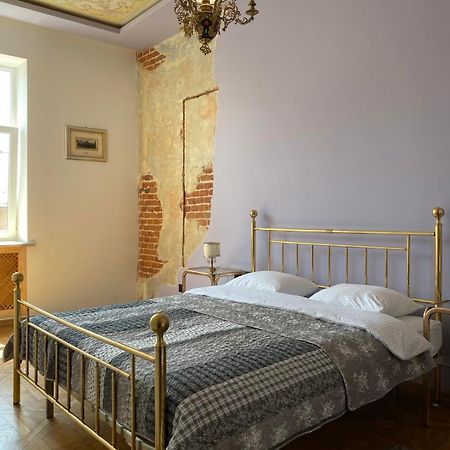 3 Bedrooms Apartment On Nasypna 3 Lviv Eksteriør bilde
